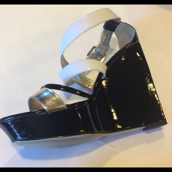 Sexy Shoe Dazzle platform wedges - Picture 5 of 6